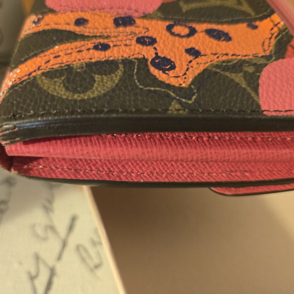 Louis Vuitton EPI leather Pink And Brown Luxury Wallet - Picture 4 of 4